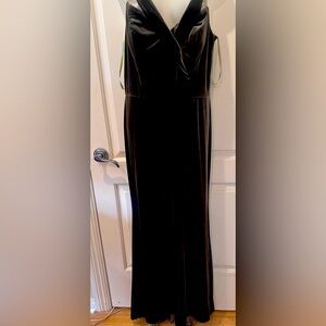 Revelry elegant, velvet long formal dress.  Deep green.  Size 14.